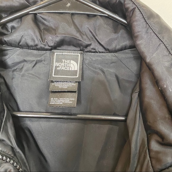 Women's North Face Puffer Jacket - Picture 4 of 7